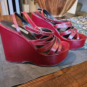 Steve Madden Tori Amos red platform sandal